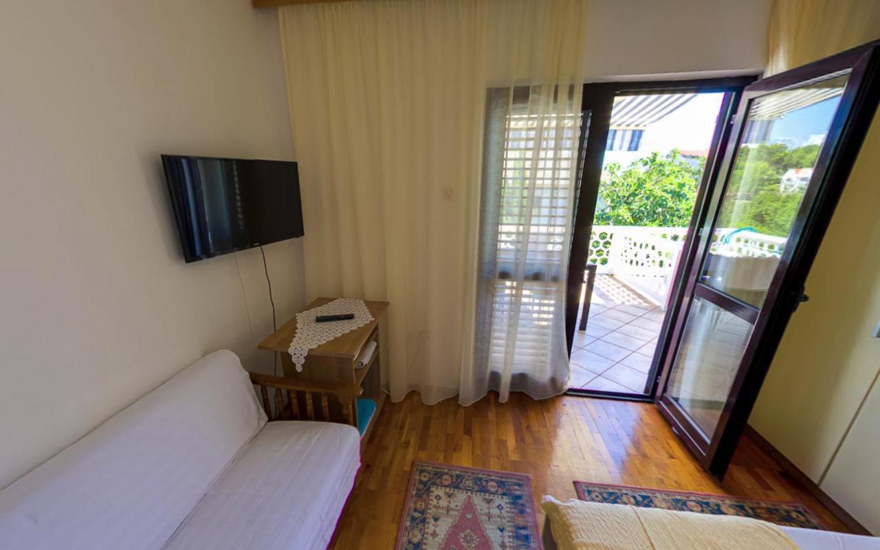 Apartmani Katica Krk Island Bagian luar foto